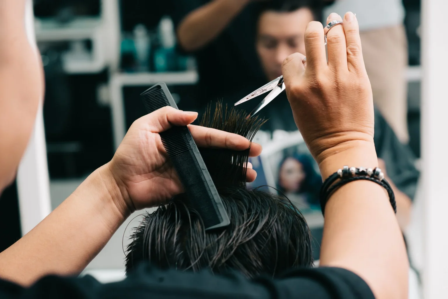 Benefits of Getting Regular Haircuts Getting Regular Haircuts